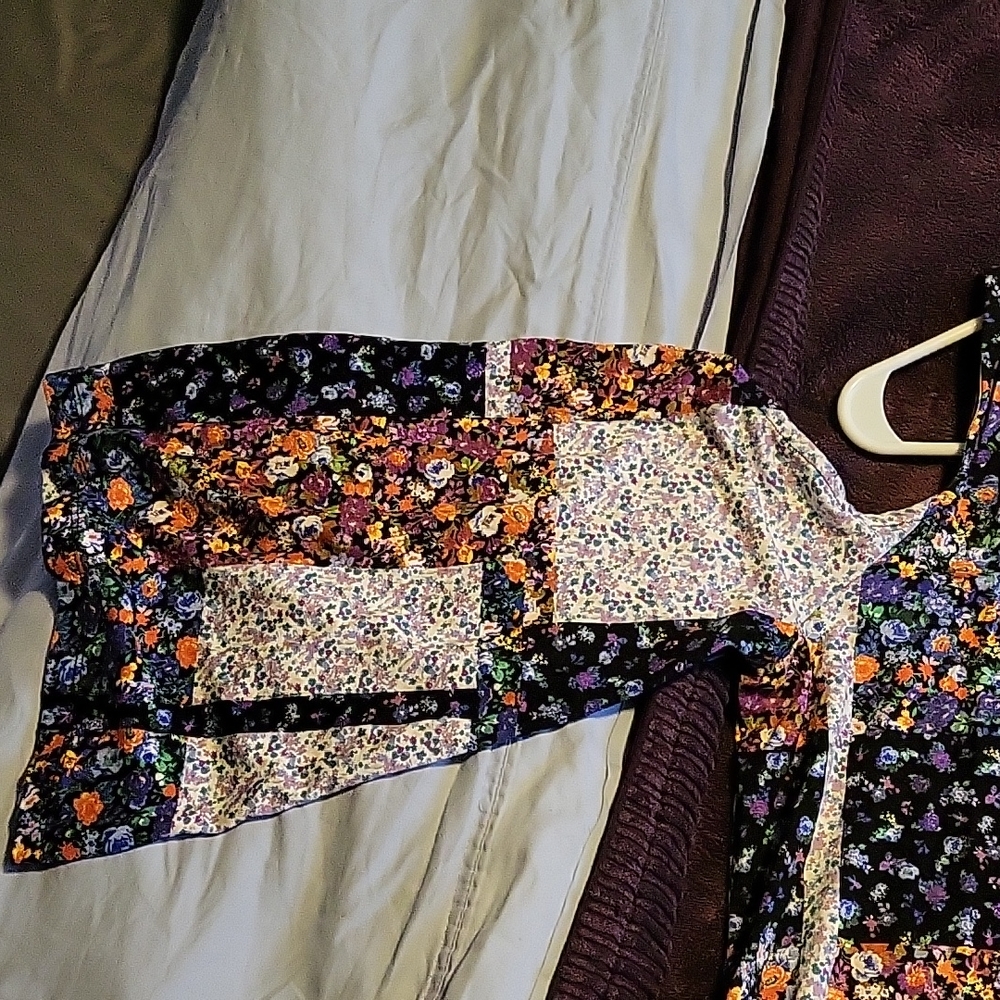 Cold Shoulder Tunic - Picture 3 of 4
